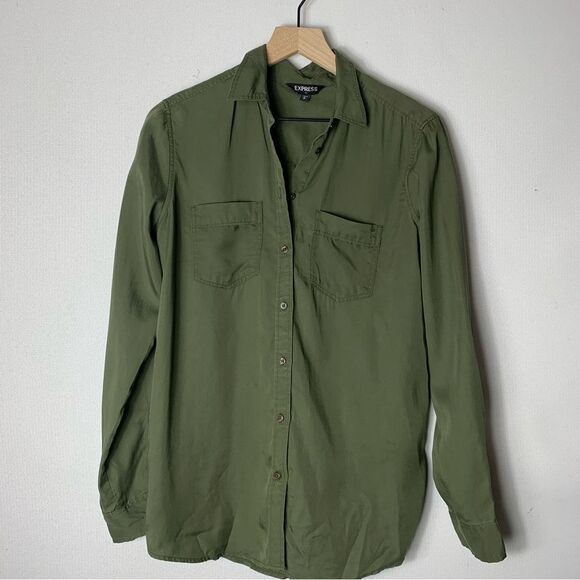 Express Woman's Button Down with 2 Front Pockets Size Small - Picture 2 of 7